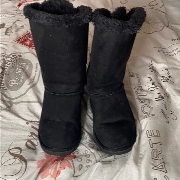 UGG Shoes - Black Ugg’s UGG Shoes - Black Ugg’s